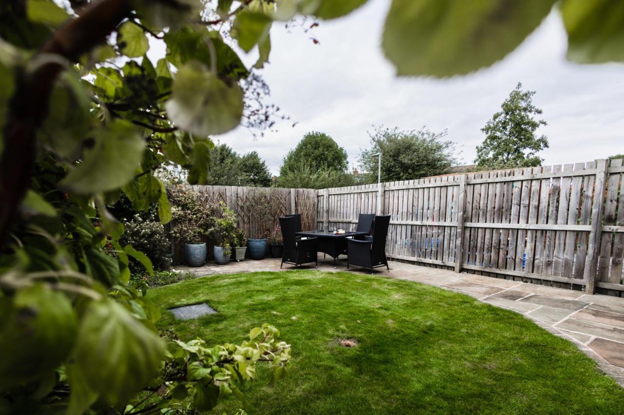 College Court Villa Bedale Exterior foto